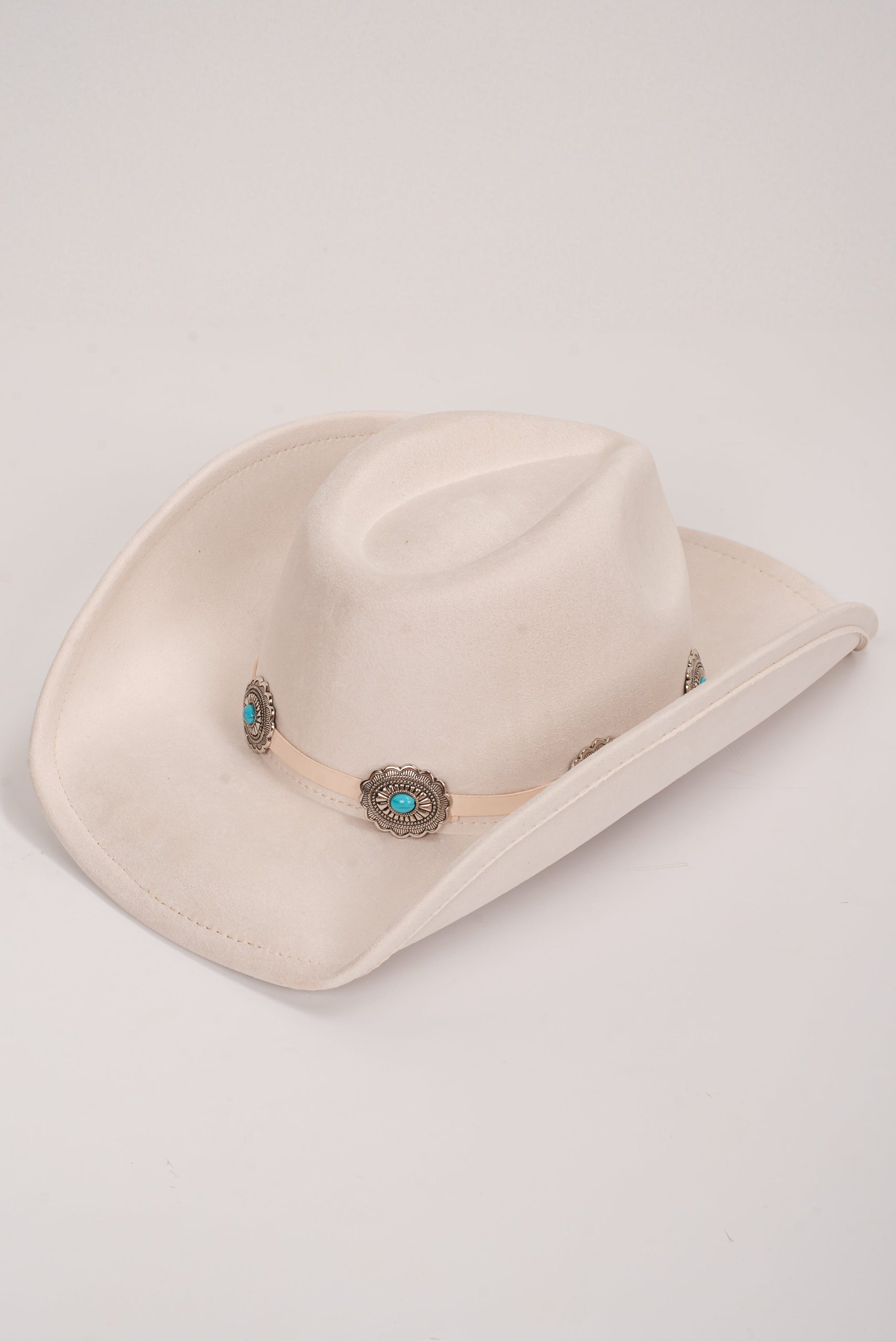 shopdressup_ivory_western_hat-4_41fd3d4c-d3d8-436c-b7dc-f3442d69a221.jpg